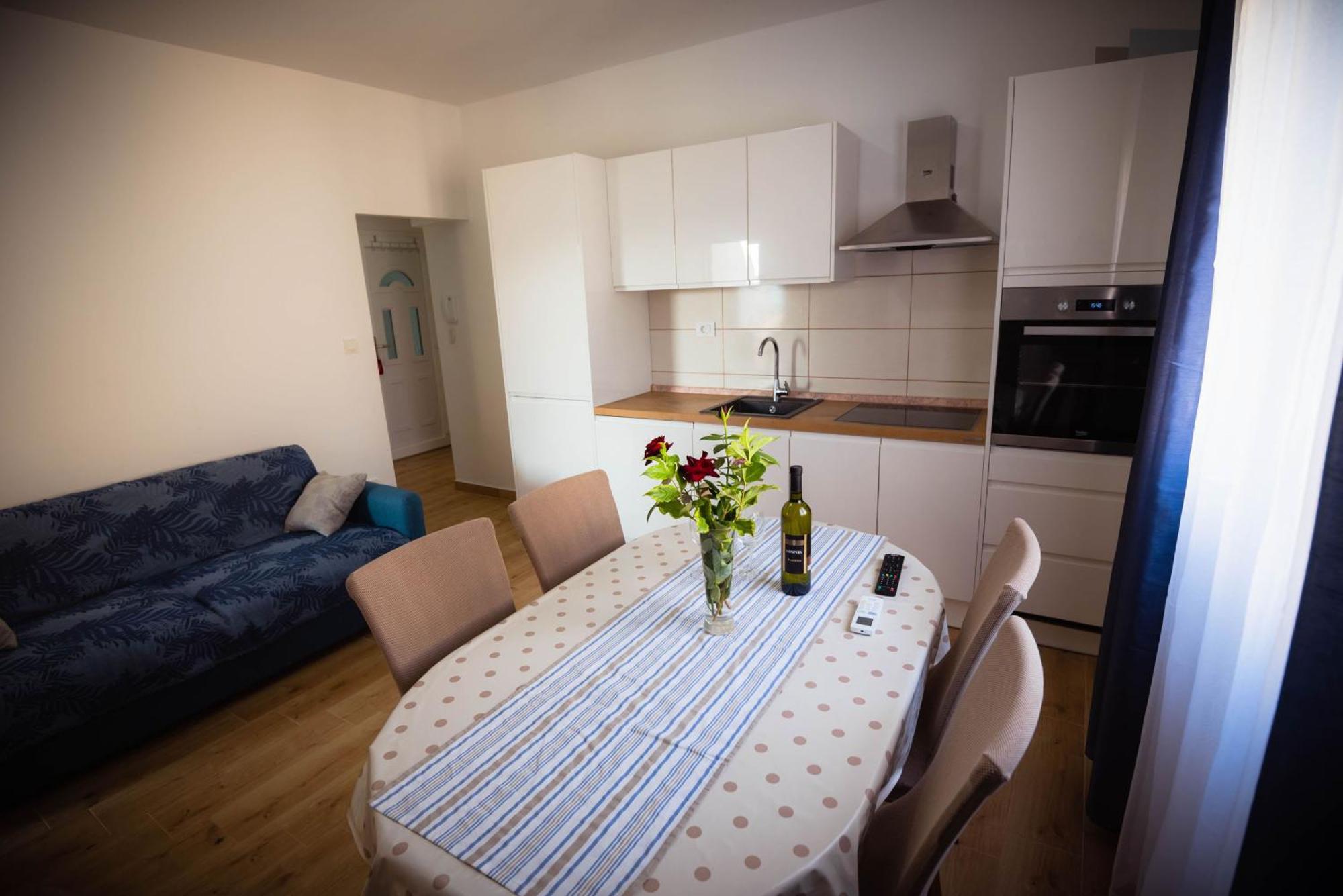 Apartmani Bare I Danica Grebaštica الغرفة الصورة